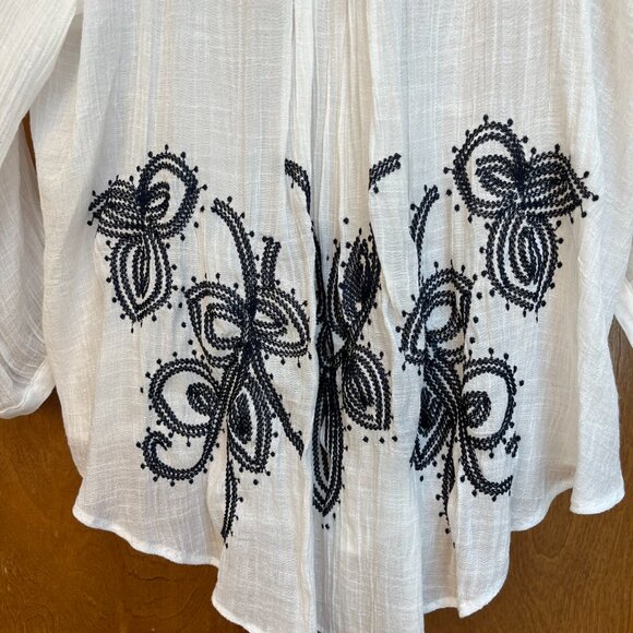 by x by XL ladies lightweight sheer gauze Boho top, XL, Black and White. - Picture 3 of 4